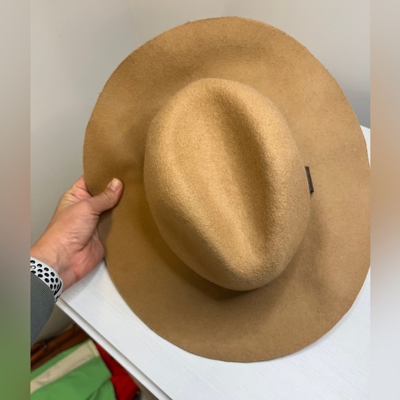Express Tan with Grosgrain Ribbon Felt Hat - Picture 11 of 12